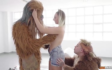 Star War cosplay porn video featuring Spanish bitch Yuno Love
